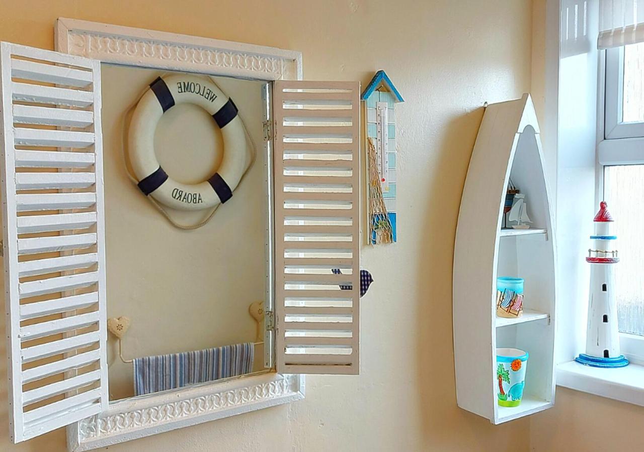Romantic Lakeside Cottage By The Beach! With Super Cosy Log Burner! The Perfect Escape To Your Home From Home By The Sea! So Relaxing - You Won'T Want To Leave! Pet Friendly! Mablethorpe Εξωτερικό φωτογραφία